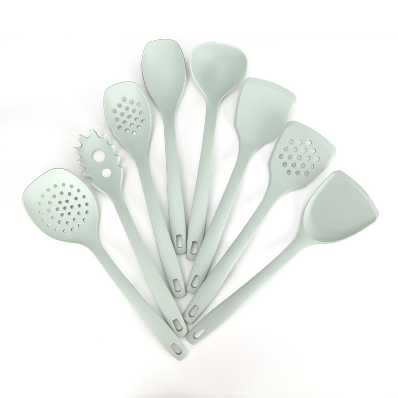 How Does a One-piece Seamless Silicone Utensil Set Improve Kitchen Cooking Experience?
